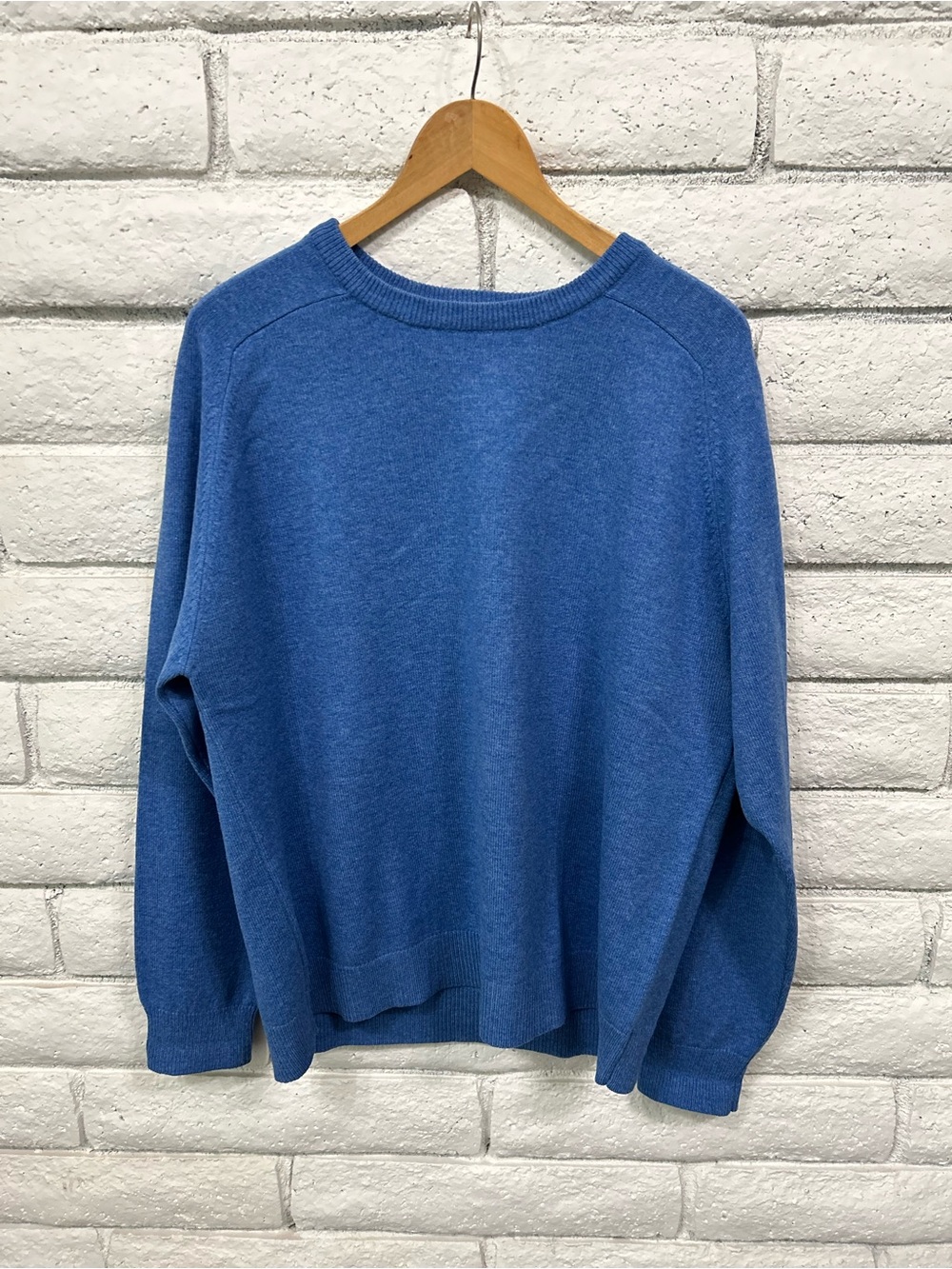 L.L. Bean Mens 100% Lambswool Sweater Blue Crewneck Large Classic‎ Knit